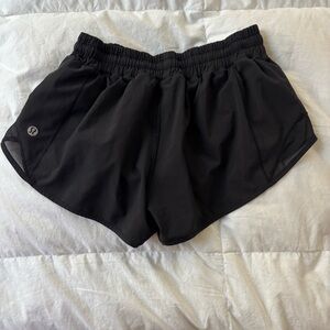 hottie hot lululemon shorts black